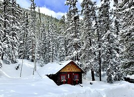 Pioneer Guest Cabins