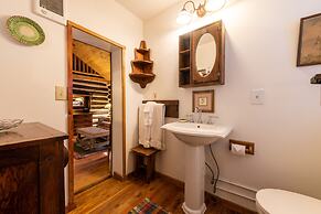 Pioneer Guest Cabins