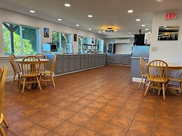 Atlantic Eyrie Lodge