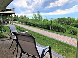 Atlantic Eyrie Lodge