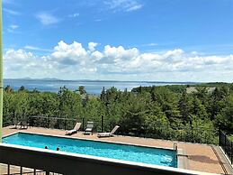 Atlantic Eyrie Lodge