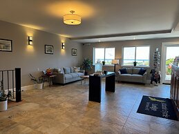 Atlantic Eyrie Lodge