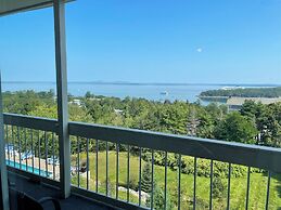 Atlantic Eyrie Lodge