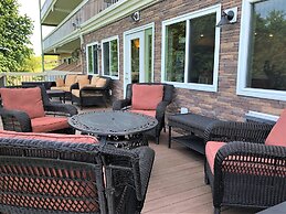 Atlantic Eyrie Lodge