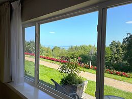 Atlantic Eyrie Lodge