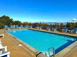 Atlantic Eyrie Lodge