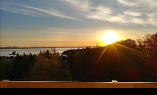 Atlantic Eyrie Lodge