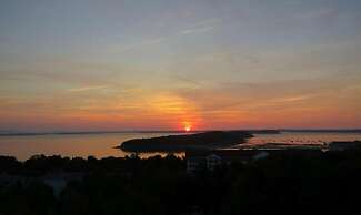 Atlantic Eyrie Lodge