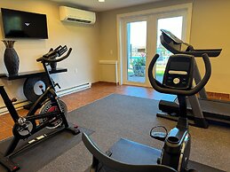 Atlantic Eyrie Lodge