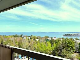 Atlantic Eyrie Lodge