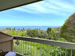 Atlantic Eyrie Lodge