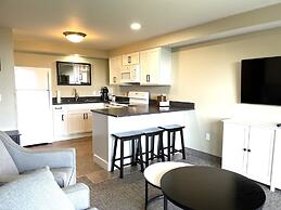 Atlantic Eyrie Lodge