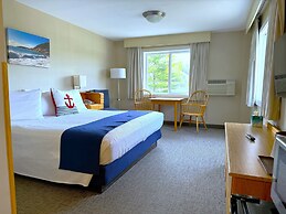 Atlantic Eyrie Lodge