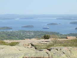 Atlantic Eyrie Lodge