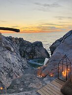 Perdue Hotel Adults Only +18