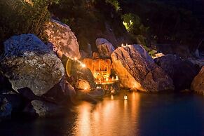 Perdue Hotel Adults Only +18