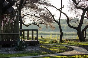 Hakusembe River Lodge