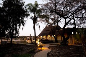 Hakusembe River Lodge