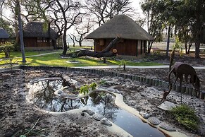 Hakusembe River Lodge