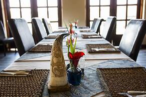 Hakusembe River Lodge