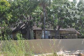 Hakusembe River Lodge