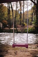 Riverbend Motel & Cabins