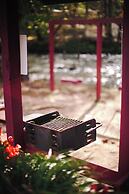 Riverbend Motel & Cabins