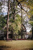 Riverbend Motel & Cabins