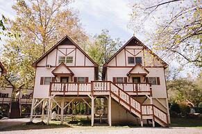 Riverbend Motel & Cabins