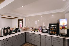 Riverbend Motel & Cabins