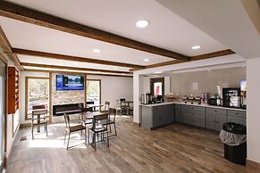 Riverbend Motel & Cabins