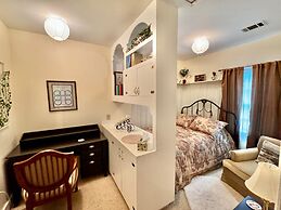 Riverbend Motel & Cabins