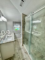 Riverbend Motel & Cabins