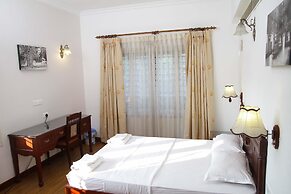 Fort Beach Service Apartment