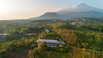 Royal Caravan Hotel Trawas