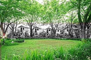 Royal Caravan Hotel Trawas