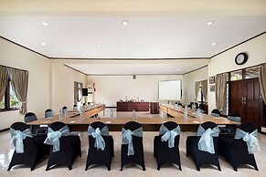 Royal Caravan Hotel Trawas