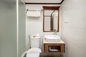 Royal Caravan Hotel Trawas