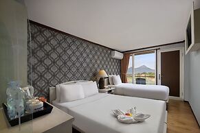 Royal Caravan Hotel Trawas