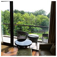 Taj Damdama Lake Resort & Spa, Gurugram