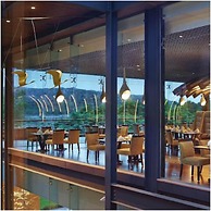 Taj Damdama Lake Resort & Spa, Gurugram