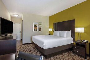 La Quinta Inn & Suites by Wyndham Artesia