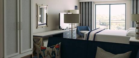 Fenwick Shores, Tapestry Collection by Hilton