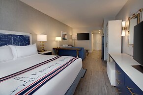 Fenwick Shores, Tapestry Collection by Hilton