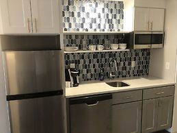 Fenwick Shores, Tapestry Collection by Hilton