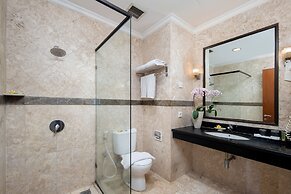 Royal Hotel and Villa Batu