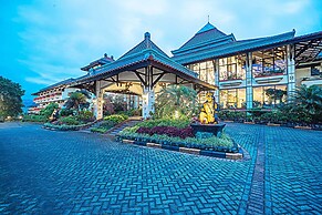 Royal Hotel and Villa Batu