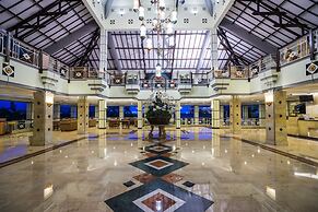 Royal Hotel and Villa Batu