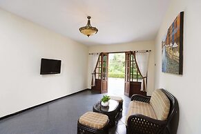 Royal Hotel and Villa Batu