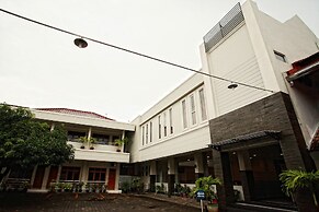 Arini Hotel